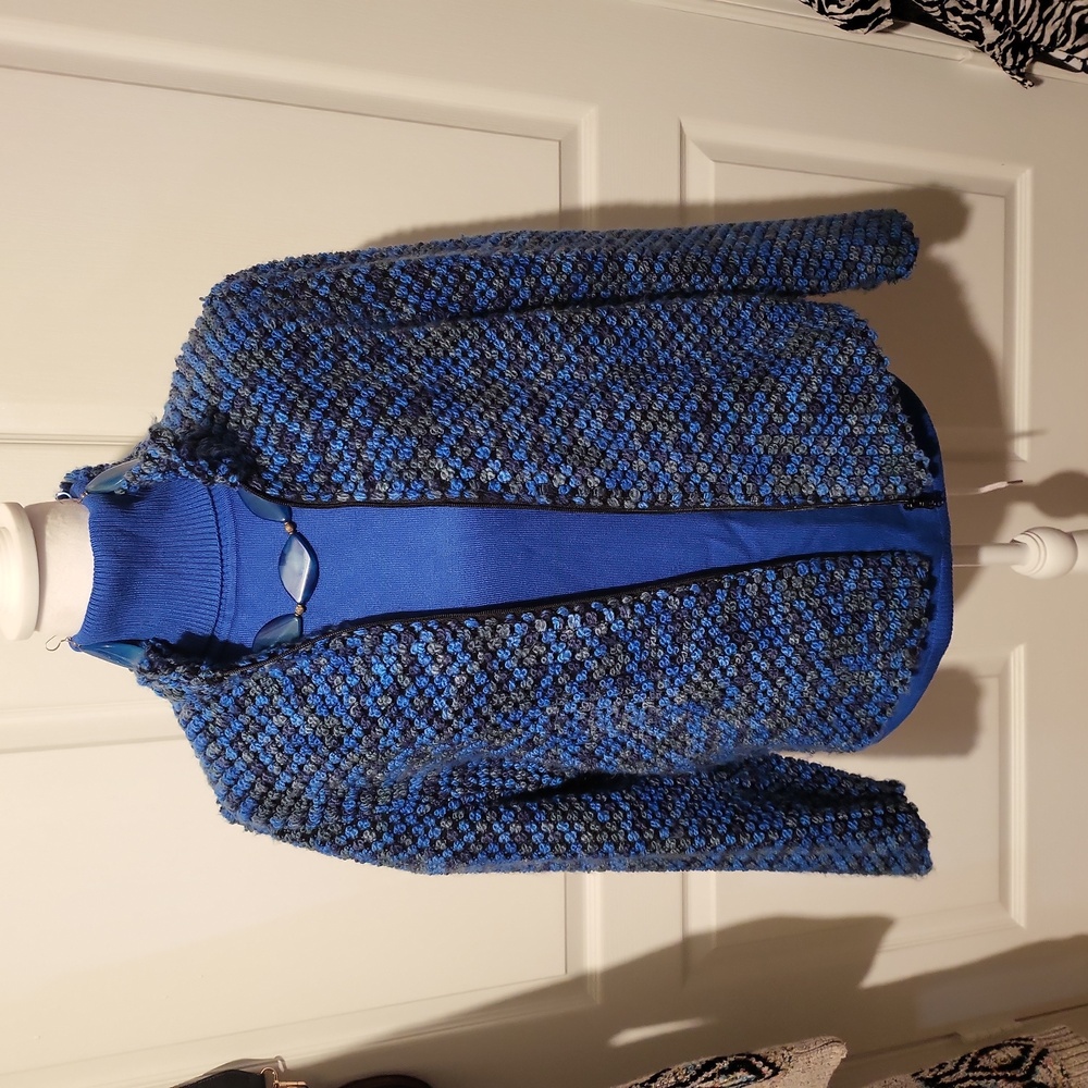 #7 Blazer (Italian Zip Closure) and Necklace Set  p2p 20in length 25in